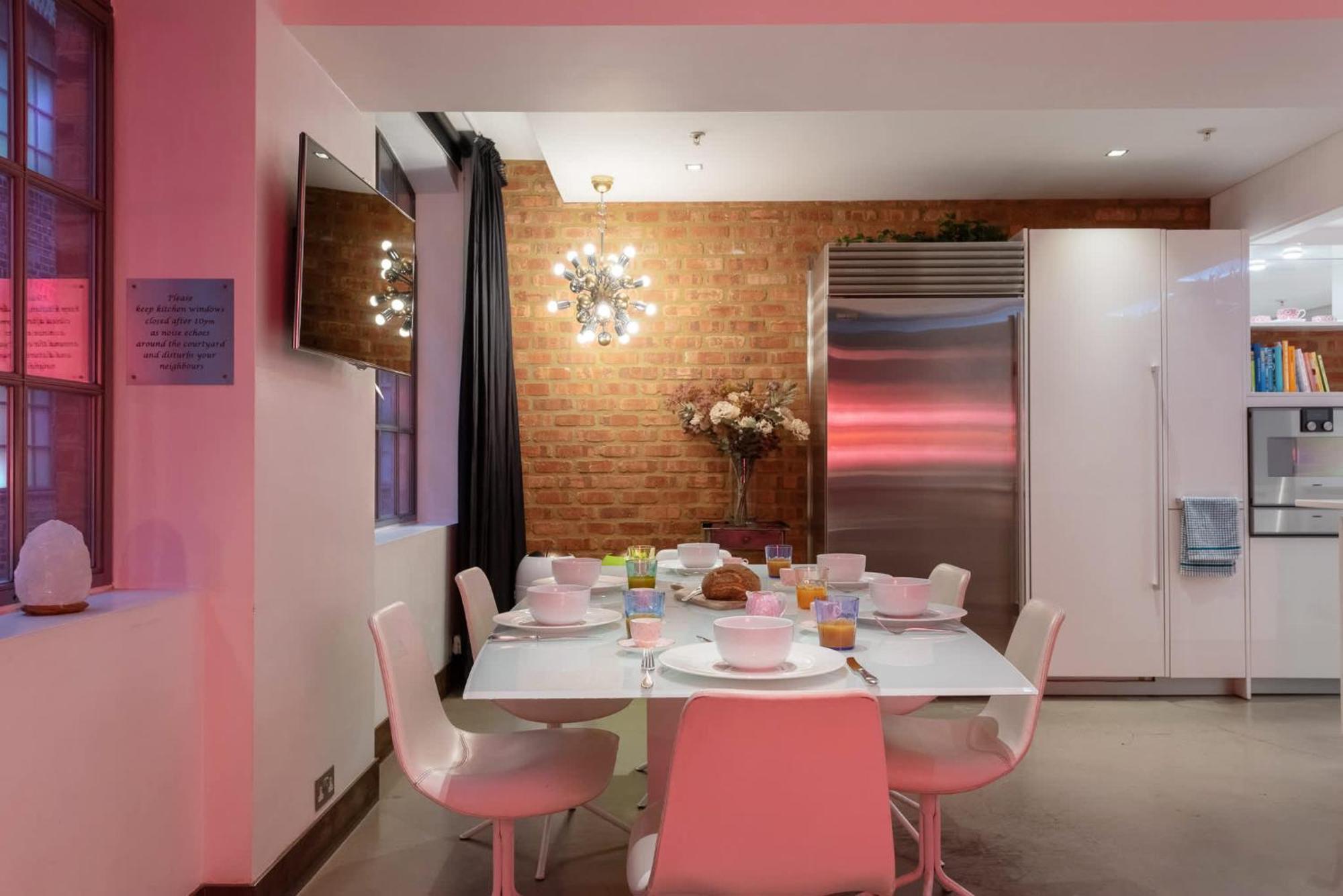 Amazingly Luxurious Loft Apartment, Soho - 3 Bedrooms, 2 Bath & Office Лондон Экстерьер фото