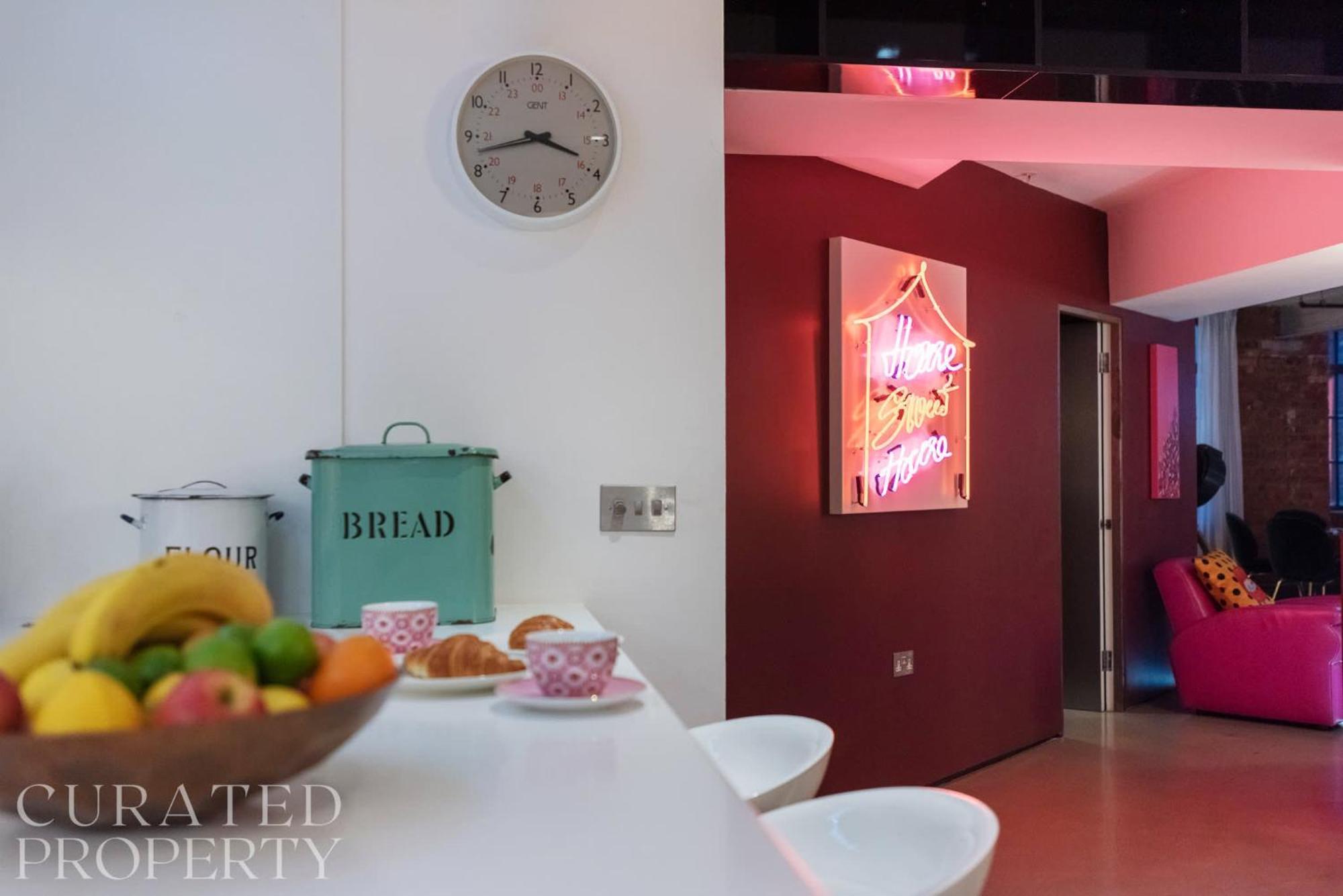 Amazingly Luxurious Loft Apartment, Soho - 3 Bedrooms, 2 Bath & Office Лондон Экстерьер фото