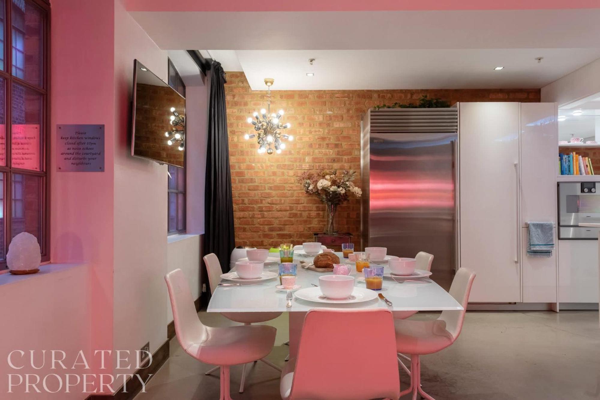 Amazingly Luxurious Loft Apartment, Soho - 3 Bedrooms, 2 Bath & Office Лондон Экстерьер фото